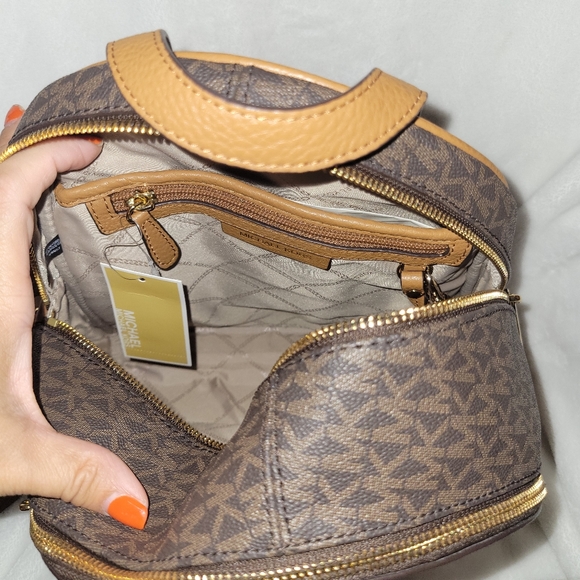 Michael Kors Acorn Brown backpack - Picture 12 of 14